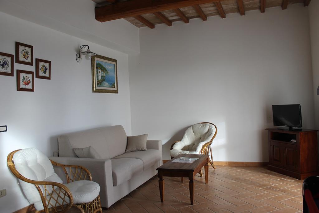 Agriturismo Colle D' Oro Pescia Romana Ruang foto
