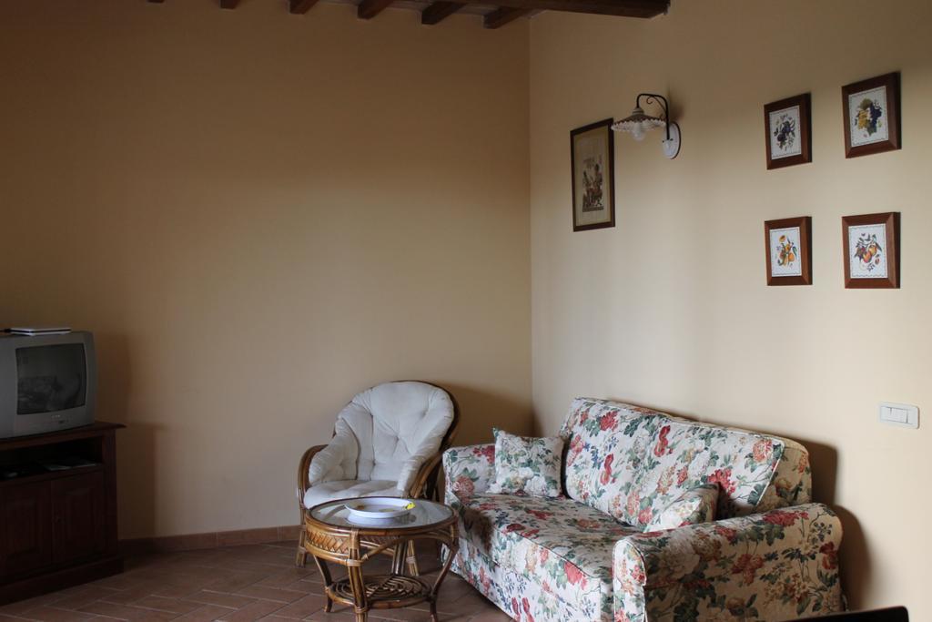 Agriturismo Colle D' Oro Pescia Romana Ruang foto